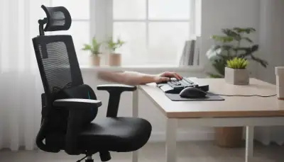 Perfekte Armlehnen Einstellung am Schreibtisch